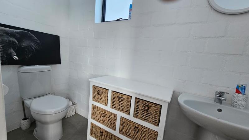 4 Bedroom Property for Sale in Golden Mile Western Cape
